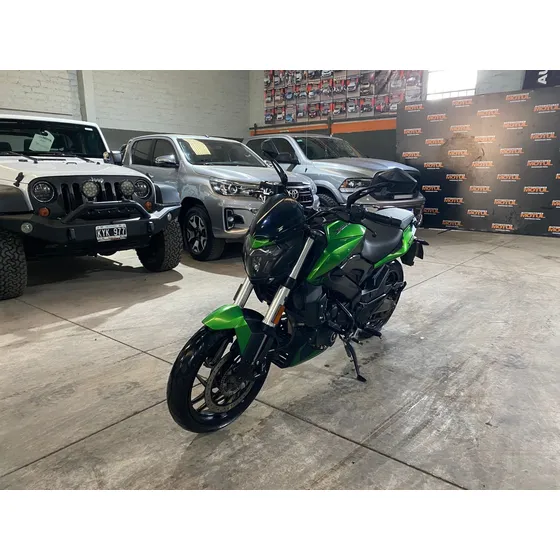Bajaj Dominar D400 Nafta 2020