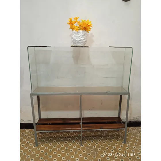 Pescera 150 Lt. Vidrio Y Mesa De Metal