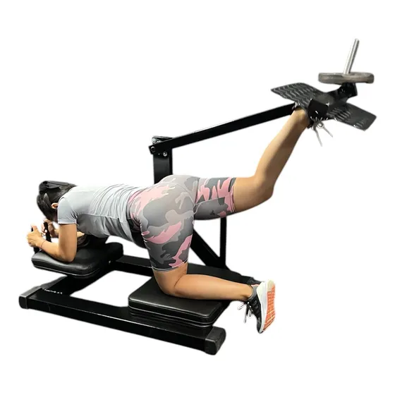 Máquina De Patada Para Glúteos Con Agarres.