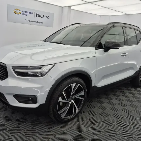 Volvo Xc40 2022 B5 2.0 R- Desing Hybrid