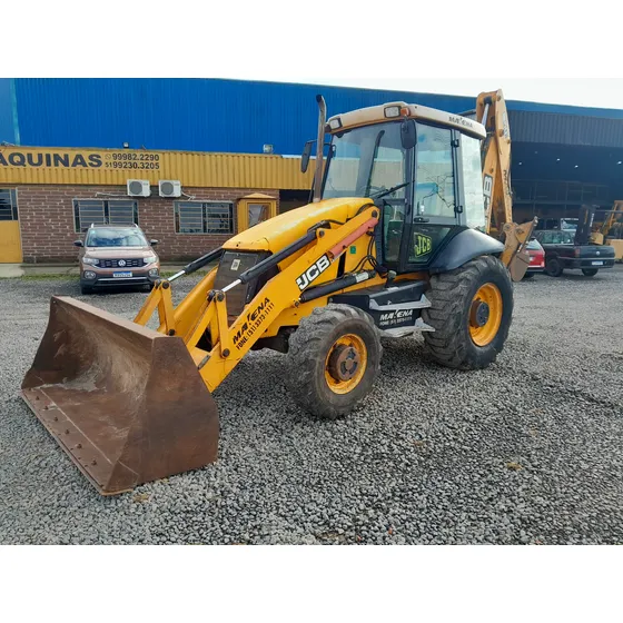Retro Jcb 3cplus 2013 4x4 Gabinada Emplacada