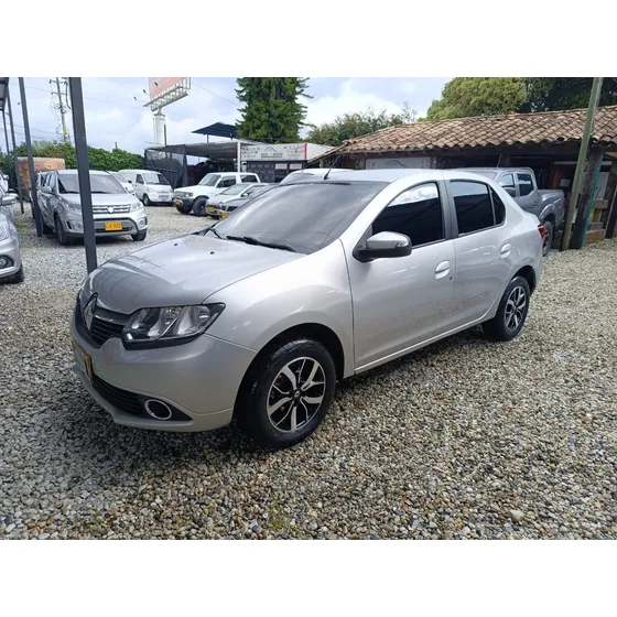 Renault Logan 1.6 Privilege / Intens