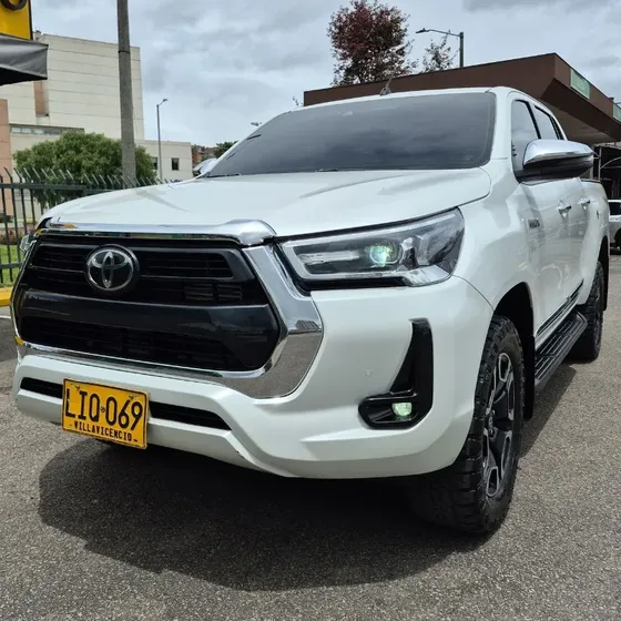Toyota Hilux 2023 At 2.8 Srx Diesel 4x4