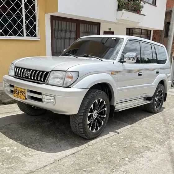 Toyota Land Cruiser Prado 2009 Vx 3,400