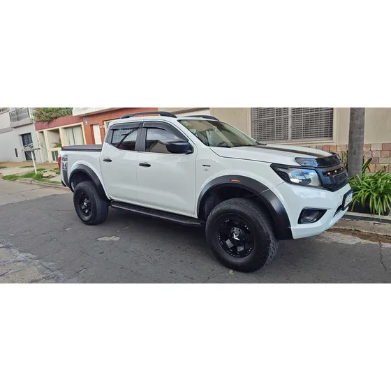 Nissan Frontier 2.3 Se Cd 4x4 Mt