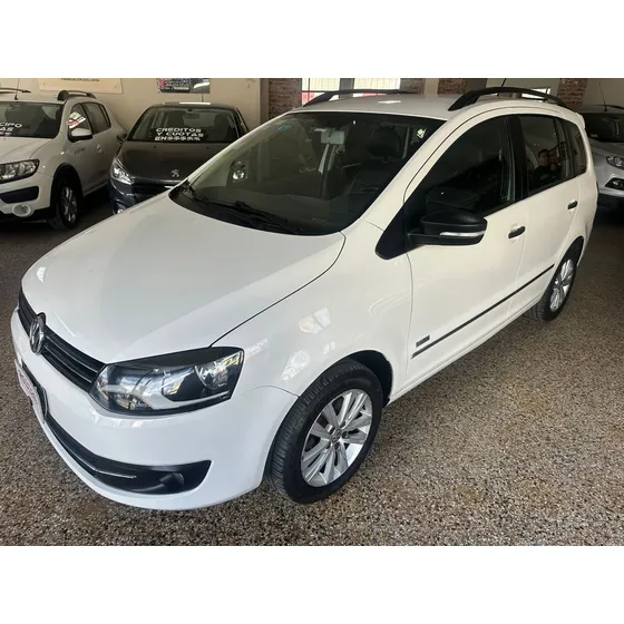Volkswagen Suran 1.6 Highline 101cv
