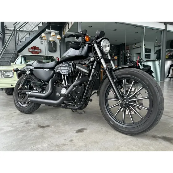 Harley Davidson Sportster Iron 883