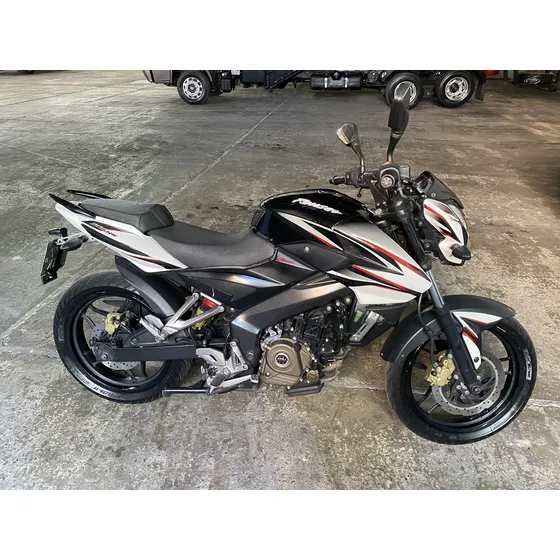 Rouser Ns200