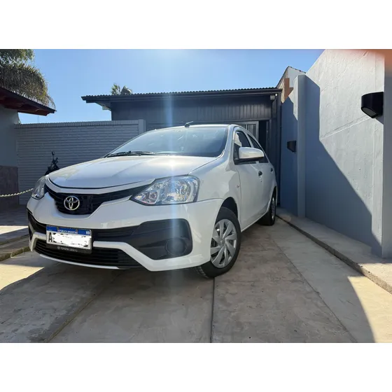 Toyota Etios 1.5 Sedan X