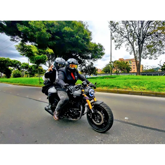 Bomber 250 Tipo Café Racer