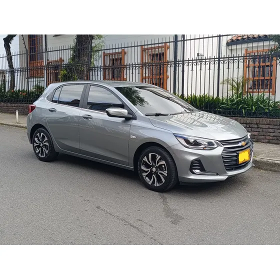 Chevrolet Onix 1.0t Premier Hatch At