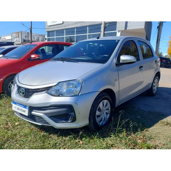 Toyota Etios X 1.5 6m/t