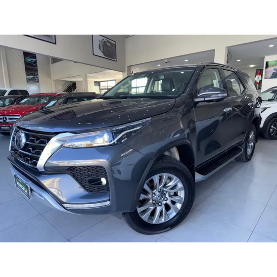 Toyota Hilux Sw4 2.8 D-4d Turbo Diesel Srx 7l 4x4 Automático