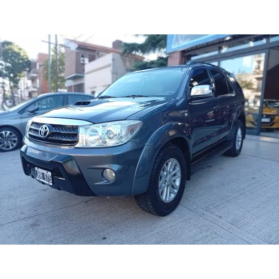 Toyota Sw4 3.0 Srv Cuero I 171cv 4x4