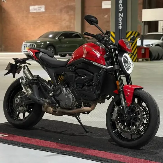 Ducati Monster 937