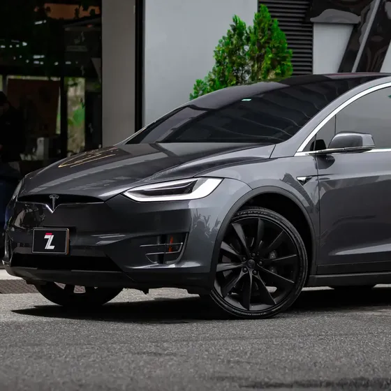 Tesla Model X 2021 0.0