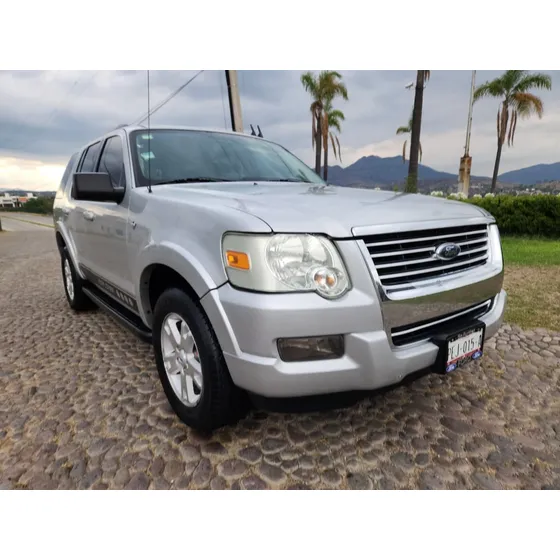 Ford Explorer Automática 3 Filas De Asientos Nacional