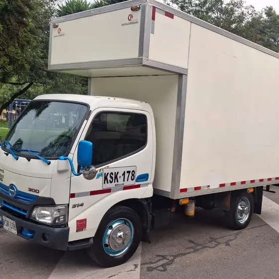 Hino Pro Furgón