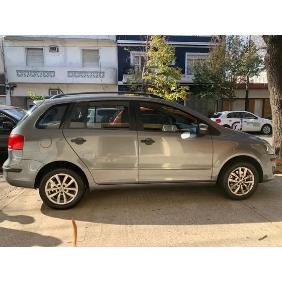 Volkswagen Suran 1.6 Trendline 11b