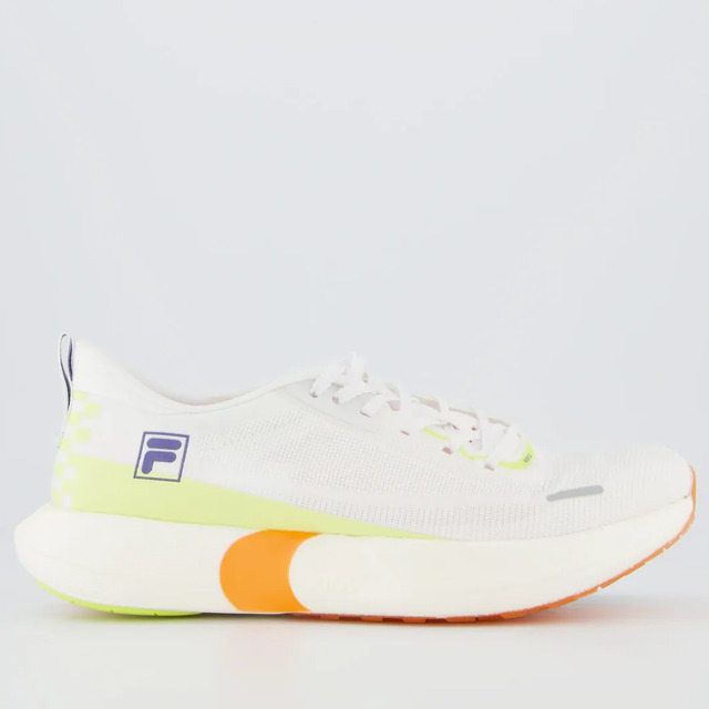 Tênis Fila KR7 Pro Speed Tech feminino na cor branca com detalhes em verde e laranja na lateral e solado, visto de perfil.