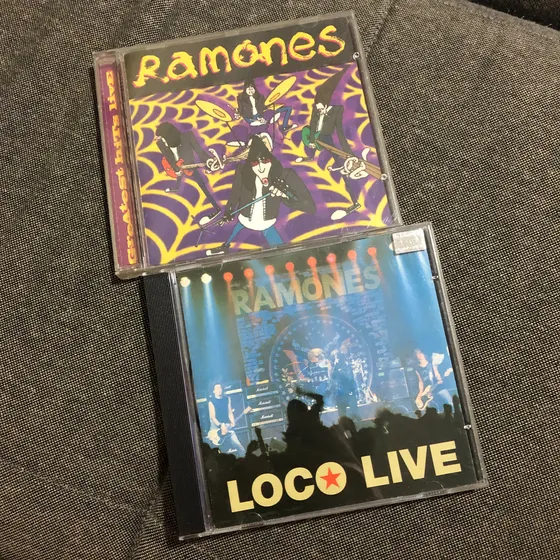 Lote 2 Cds Ramones - Greatest Hits Live + Loco Live / Punk Cd