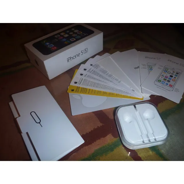 Caja De Iphone 5s Space Gray 64gb Completa Con Sacachip,etc