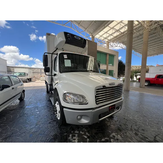Freightliner Chasis Cabina Bussines Class 2015