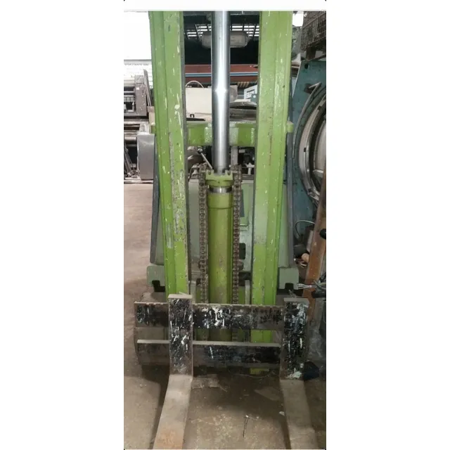 Montacarga Clark 4000 Libras Doble Torre 