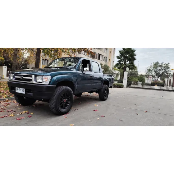Toyota Hilux 2rz 4x4