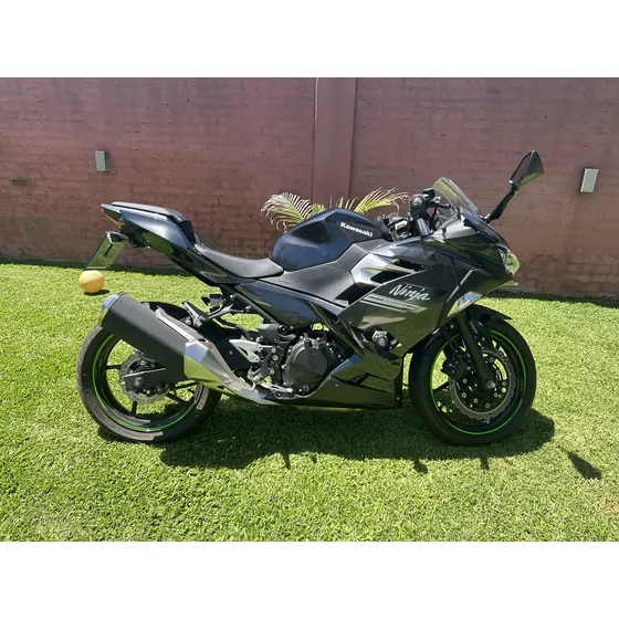 Kawasaki Ninja 400. Titular. Único Dueño. Año 2023.