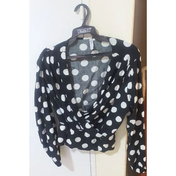En Venta Blusa Negra Puntos Blancos