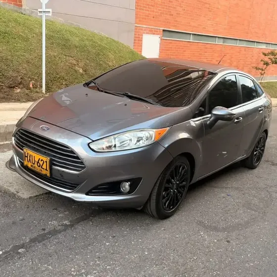 Ford Fiesta 2014 1.6 Titanium At