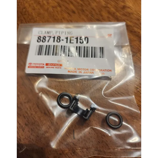 Clip Para Condesador Toyota Corolla 20 24 Cross Rav4 Camry