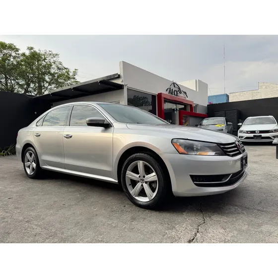 Volkswagen Passat 2.5 Highline At