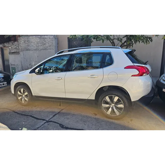 Peugeot 2008 1.6 Feline