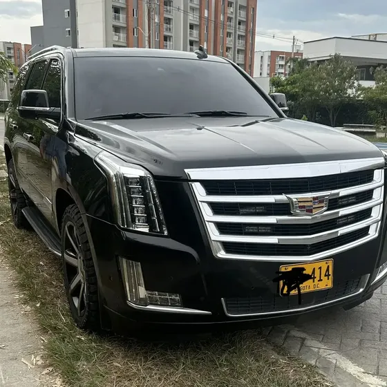 Cadillac Escalade 2018 6.2 Esv Platinum