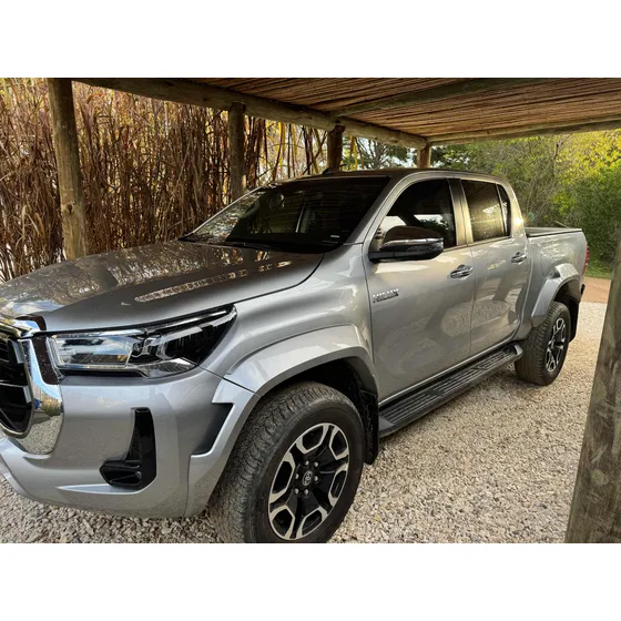 Toyota Hilux 2.8 Tdi Cd Srv Plus 4x4 At Tss
