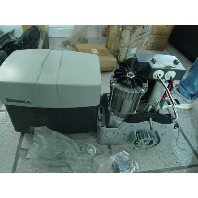  Motor De Portón Eléctrico Con Control Remoto Marca Beninca 