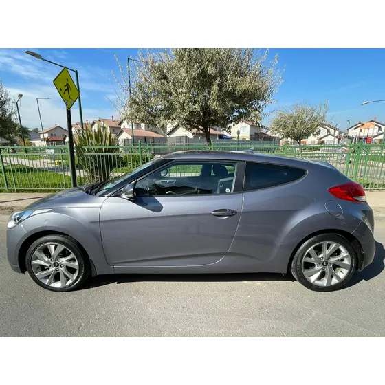Hyundai Veloster Veloster Fs 4dr 6m/t Gls