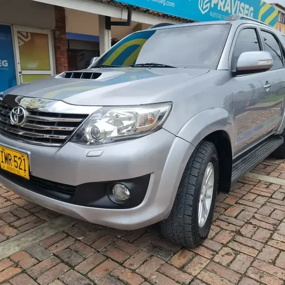 Toyota Fortuner 2016 Srv 3.0cc At Aa 4x4