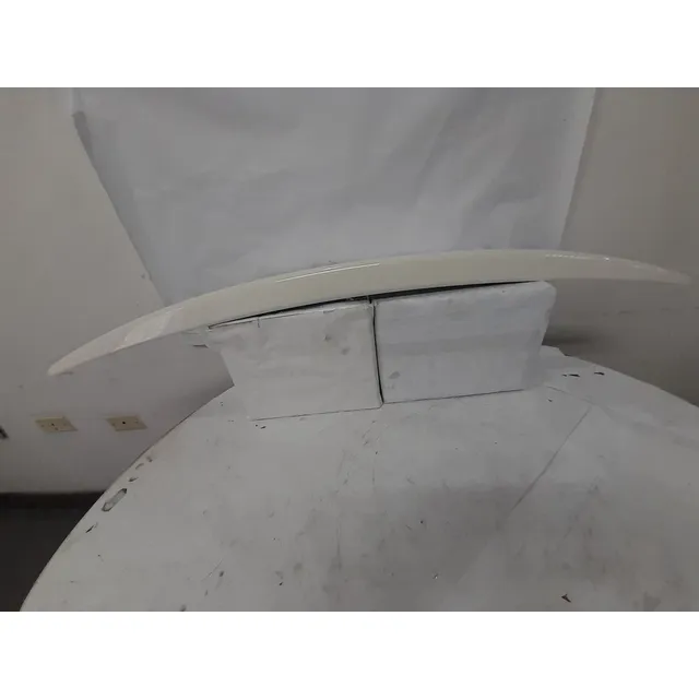 Spoiler Trasero Stop Ford Laser 98