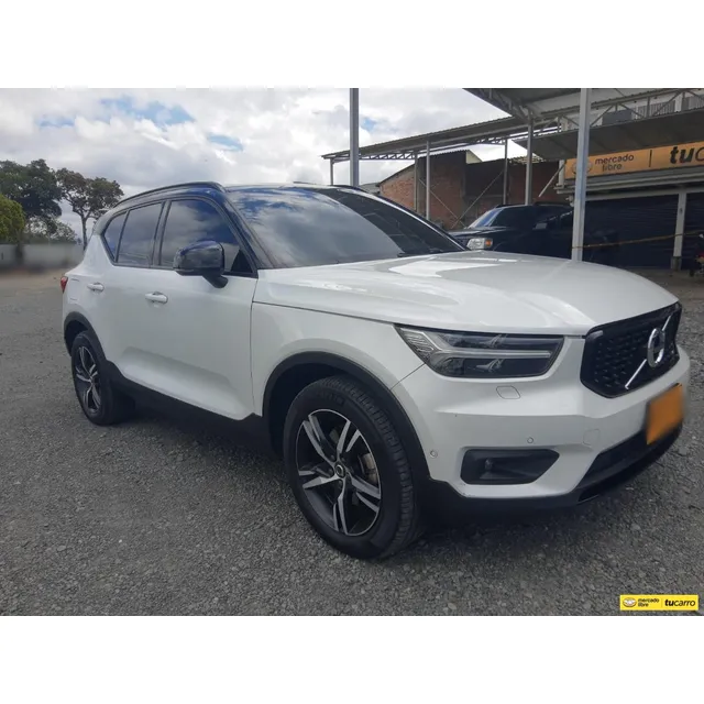 Volvo Xc40 T4-r-design