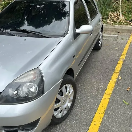 Renault Clio Ii 2013 1.2 Campus