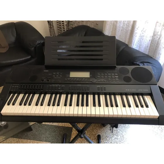 Teclado Casio Tdk 7000 Con Paral. Como Nuevo. Escucho Oferta
