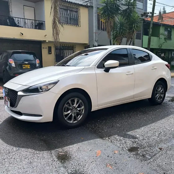 Mazda 2 2021 1.9 Touring