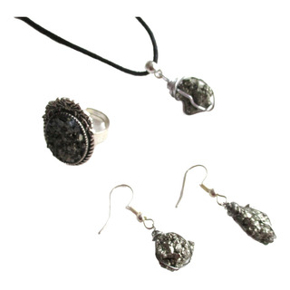 Vishudi Aretes Y Anillo Con Cuarzo Pirita Vishudi Aretes Y Anillo Con Cuarzo Pirita