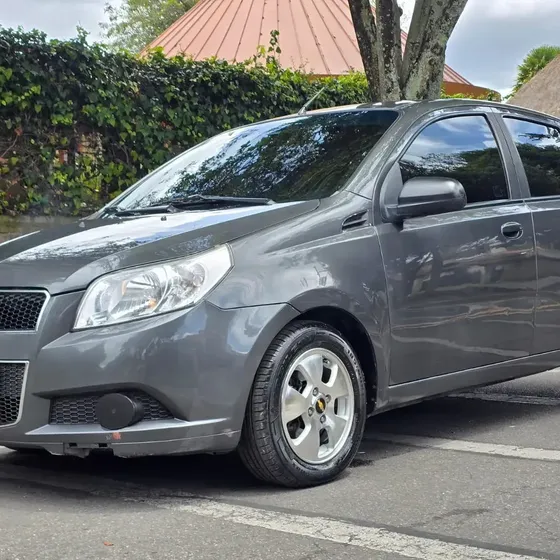 Chevrolet Aveo Emotion 2013 1.6 At