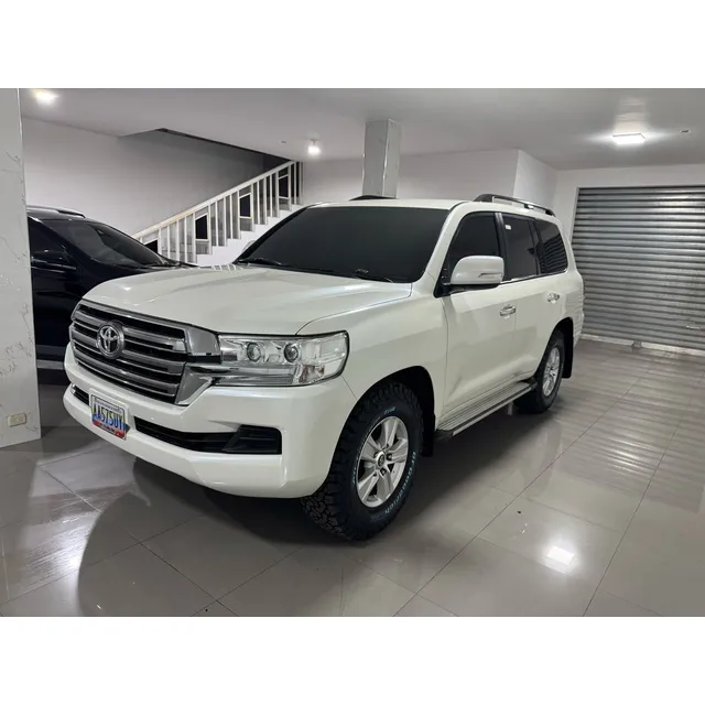 Toyota Land Cruiser 200 V6