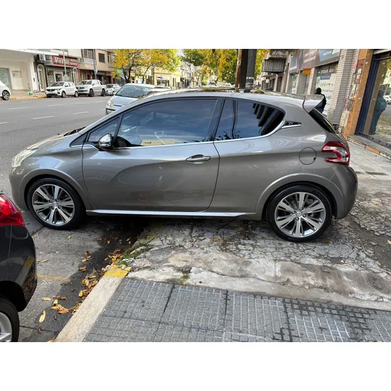 Peugeot 208 1.6 Xy