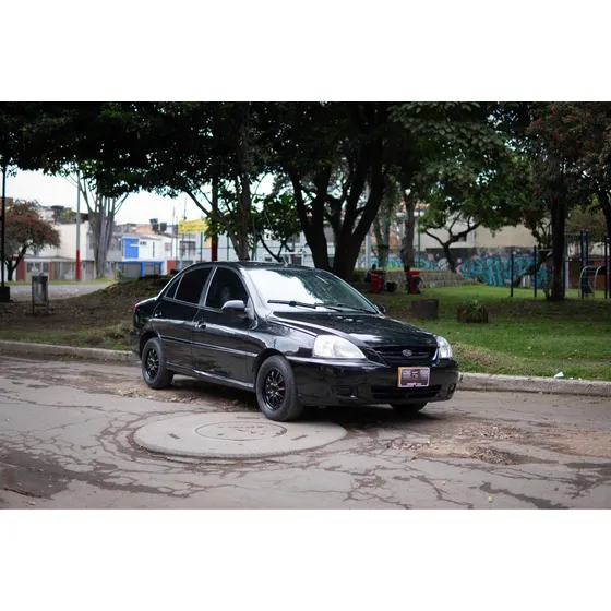 Kia Rio Stylus 1.6 Sedan Aire Acondicionado